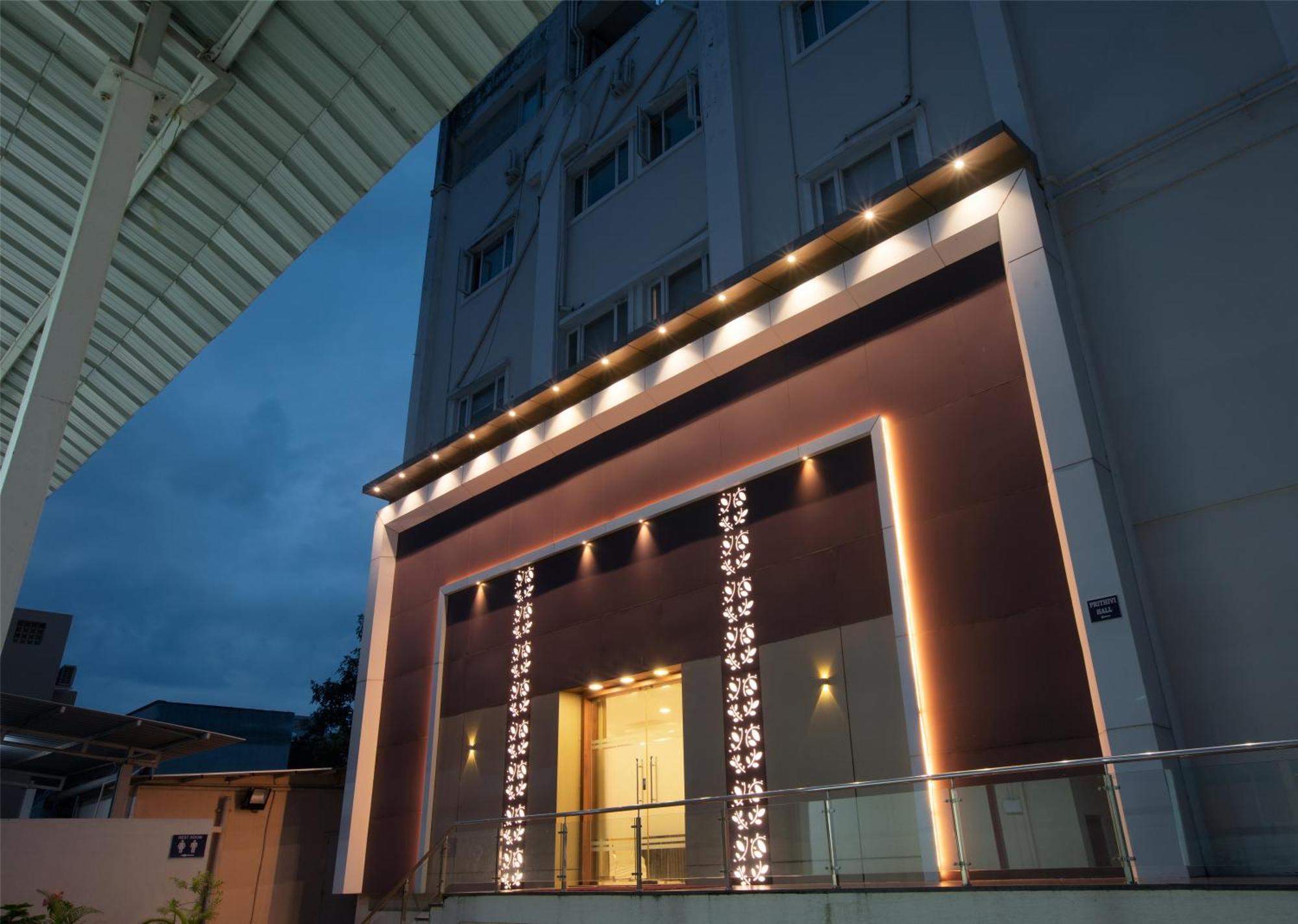 Hotel Manjhi Residency Tiruchirappalli Exterior foto
