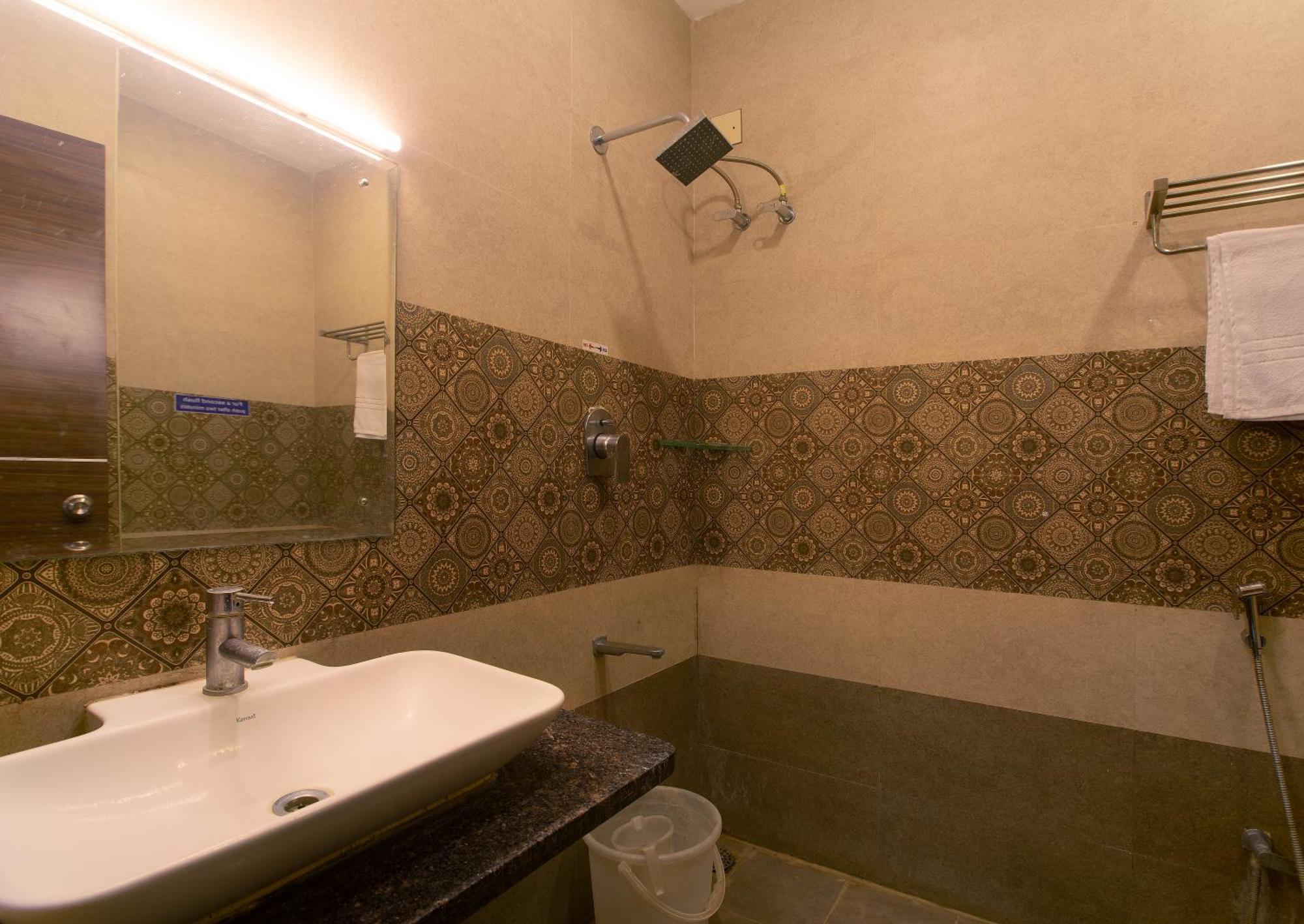 Hotel Manjhi Residency Tiruchirappalli Exterior foto